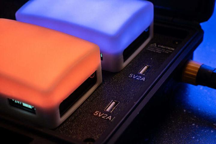 Actual product image Aputure MC4 light Travel Kit (Surface luminaire, Video light)