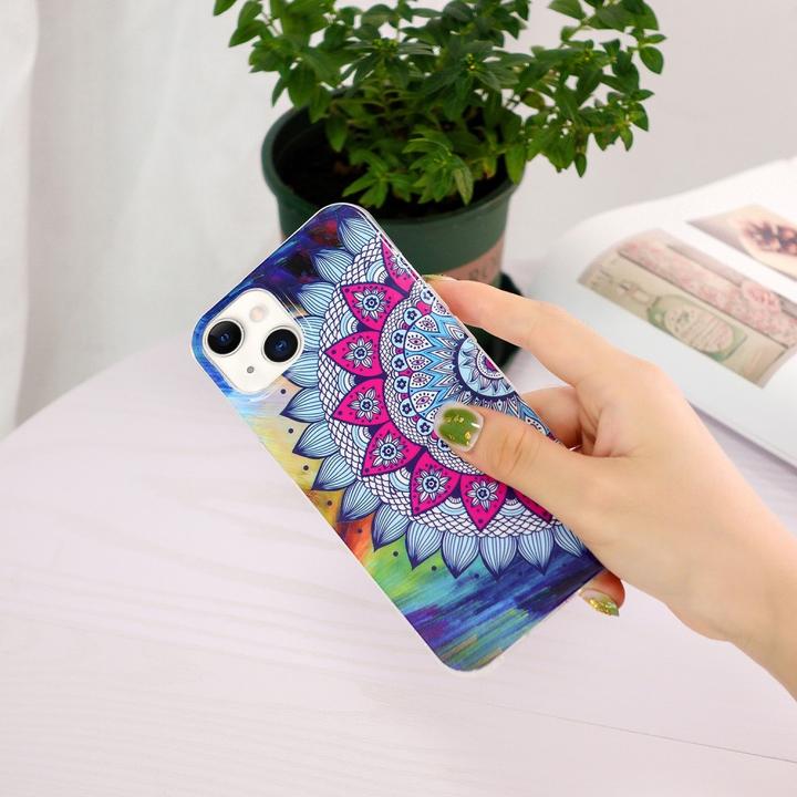 Produktbild Ueli Express iPhone 15 Leuchtende Glow Gummi Schutzhülle Mandala Gross (Apple iPhone 15)