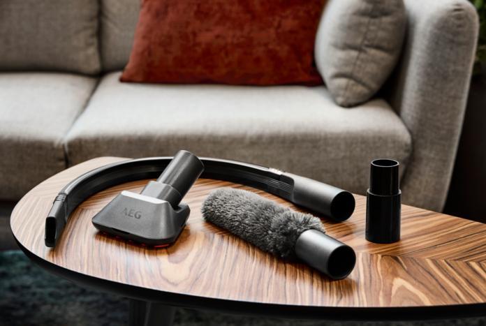 Produktbild AEG AKIT09C Home und Car Kit