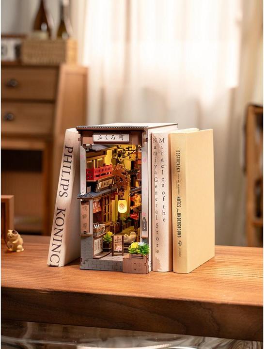 Actual product image Robotime Bausatz Sakura's Weinstrasse, Modell Art: Book Nook