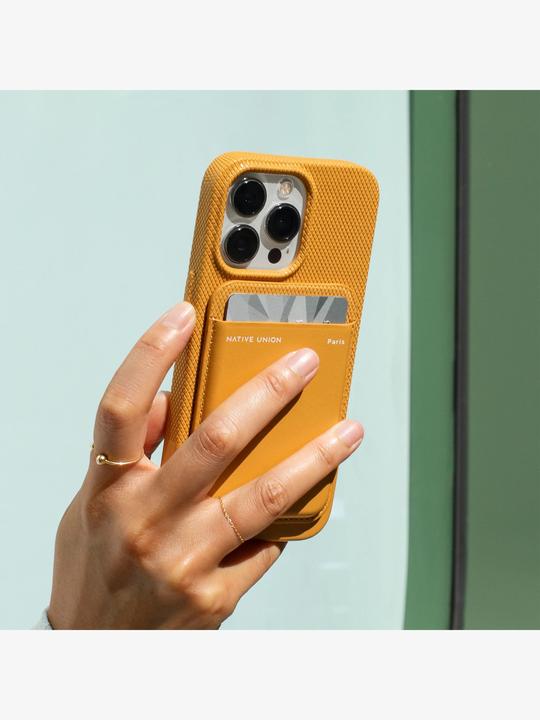 Image du produit Native Union jaune dorée (Apple iPhone 15, Apple iPhone 15 Plus, Apple iPhone 15 Pro Max, Apple iPhone 15 Pro)