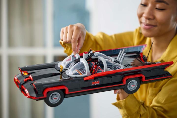 Image du produit LEGO Batmobile (76328, LEGO DC, LEGO difficiles à trouver)