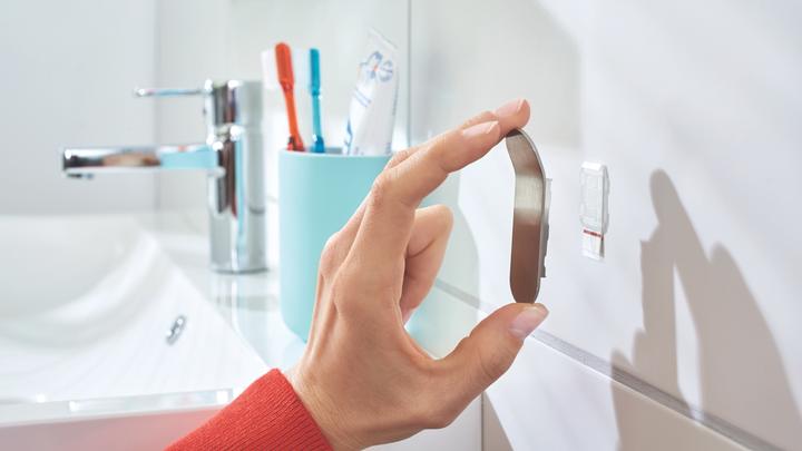 Actual product image tesa Metal hooks