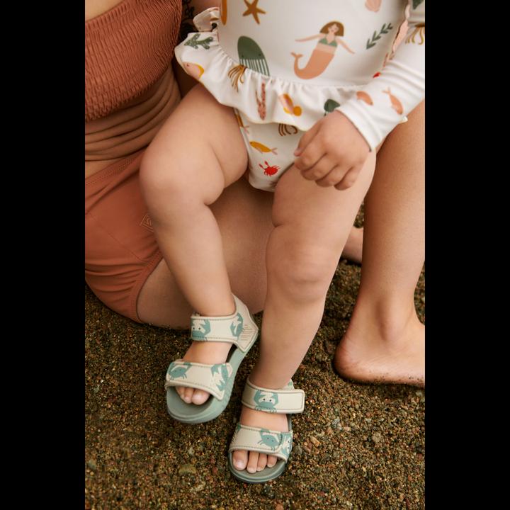 Actual product image Liewood Blumer Sandalen Crab (25)