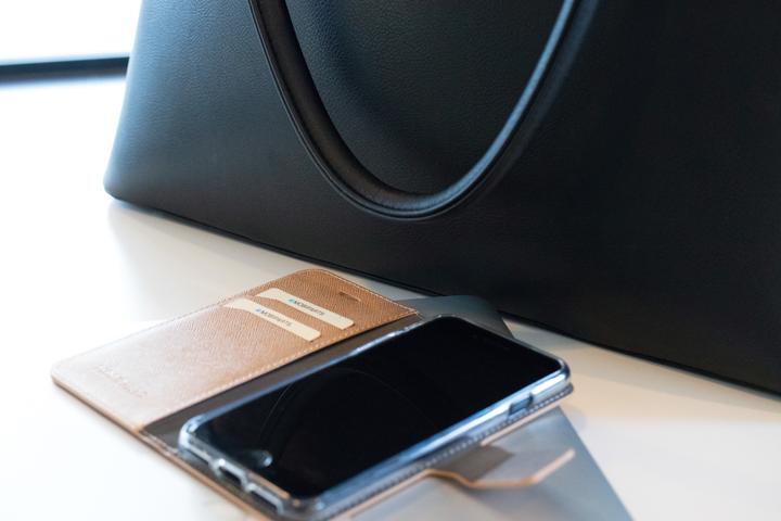 Actual product image Mobiparts Saffiano Wallet Case Samsung Galaxy S8 Copper (Samsung Galaxy S8+)