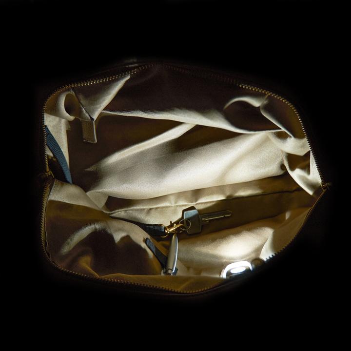 Actual product image Riccardo Ferducci Handbag A4, LED light compartment, Bellini