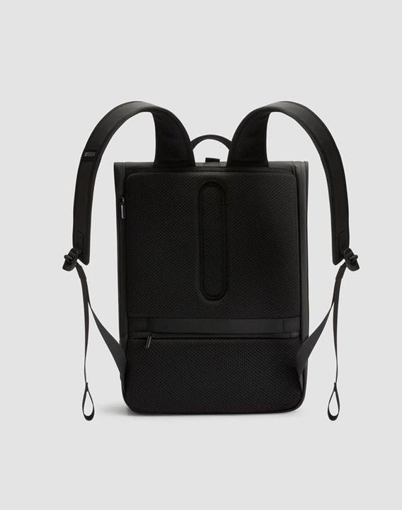 Actual product image XD Design RUCKSACK URBAN FLAP-TOP BLACK P/N: P706.2601 (18 l)