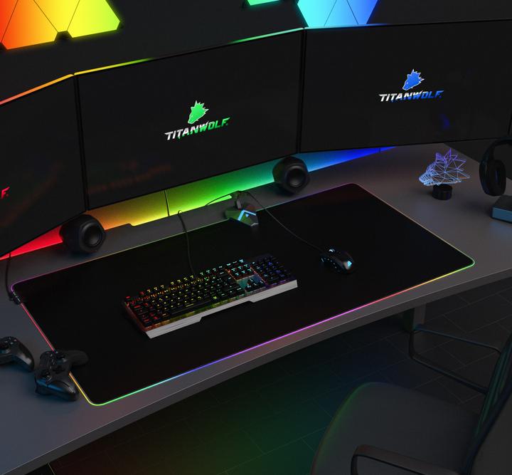 Actual product image Titanwolf RGB Gaming Mauspad, Mausmatte XXXL 1200 x 600mm verbessert Präzision & Geschwindigkeit, schwarz (XXL)