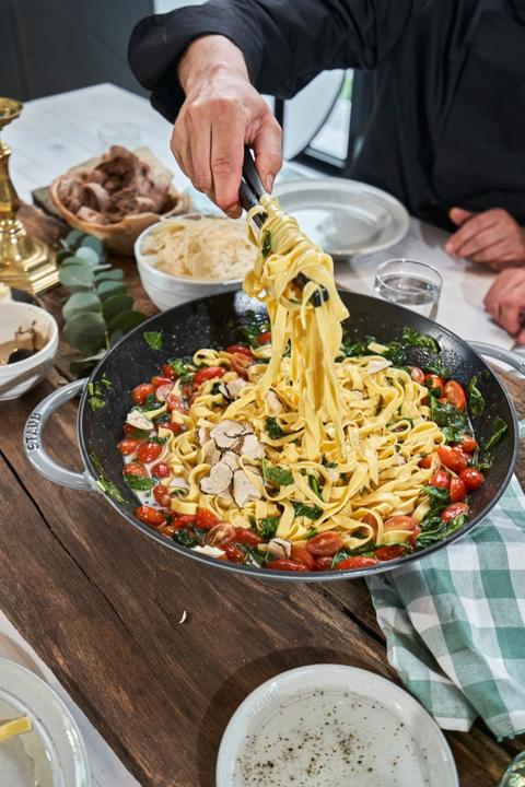 Image du produit Staub Wok avec couvercle en verre (37 cm, Wok, Fonte)