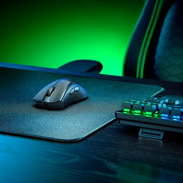 Actual product image Razer DeathAdder V3 Pro (Wireless, Cable)