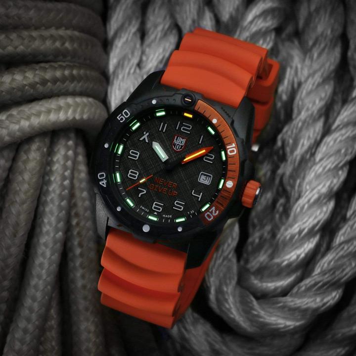 Actual product image Luminox Bear Grylls (Chronograph, 42 mm)