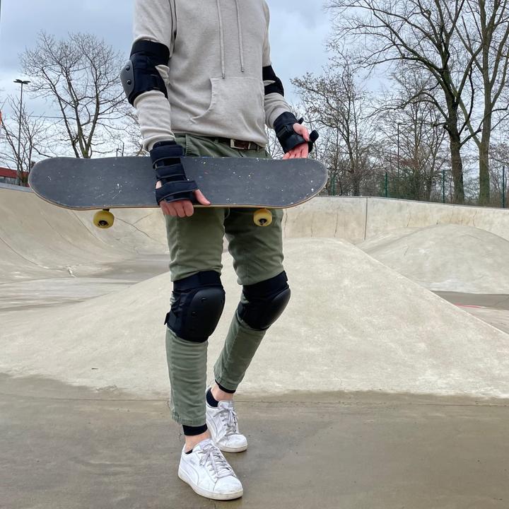 Produktbild Liebkern Skate Protektoren Set für Inliner & Skateboards (L, Knieschoner, Handgelenkschoner, Ellbogenschoner, 6 Stück)