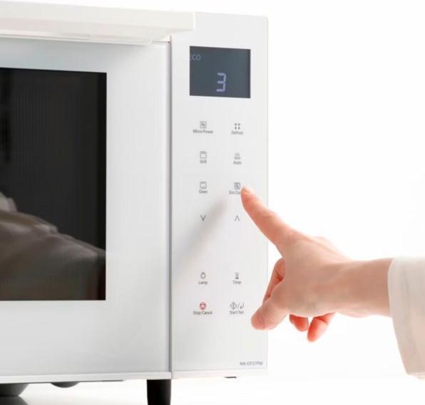 Produktbild Panasonic Microgolfoven Combi Nn-Df37pwe (23 l)