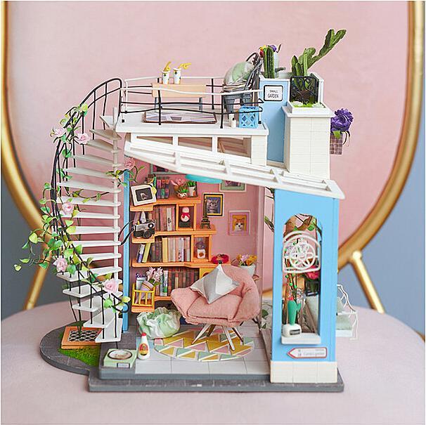 Actual product image Robotime Dora's Loft