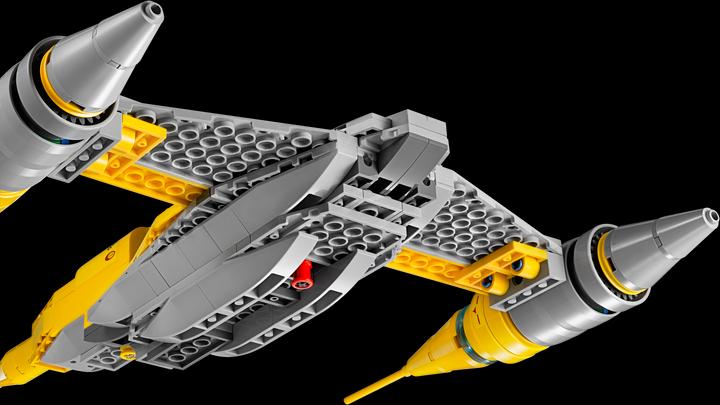 Actual product image LEGO Star Wars Naboo Starfighter (75092, LEGO Star Wars)