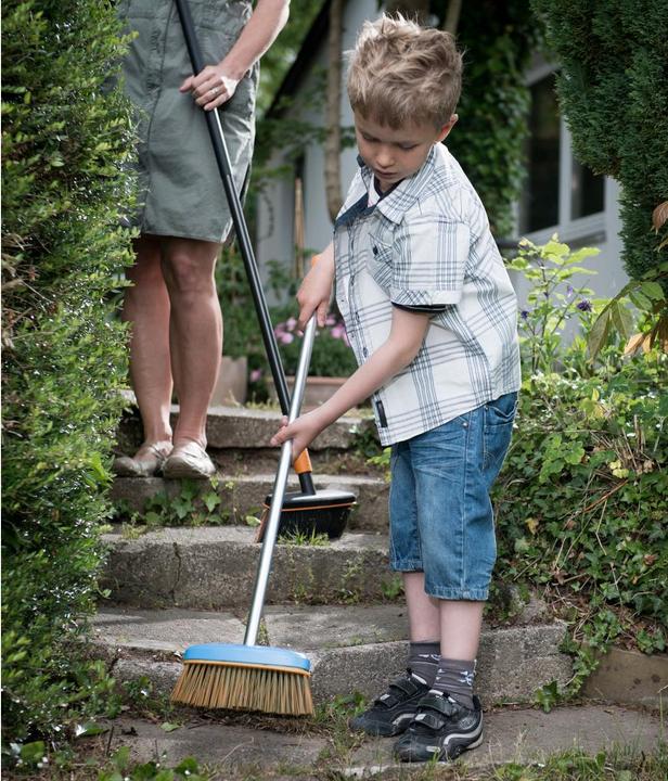 Actual product image Fiskars MyFirst Broom (1 pcs.)