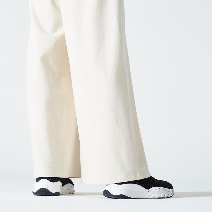 Actual product image Domyos Jogginghose Damen weit - 520 cremeweiss (W26/L30)