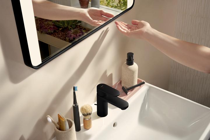 Image du produit hansgrohe Xarita Lite Q miroir, éclairage LED vertical, 500x30x700mm, capteur IR