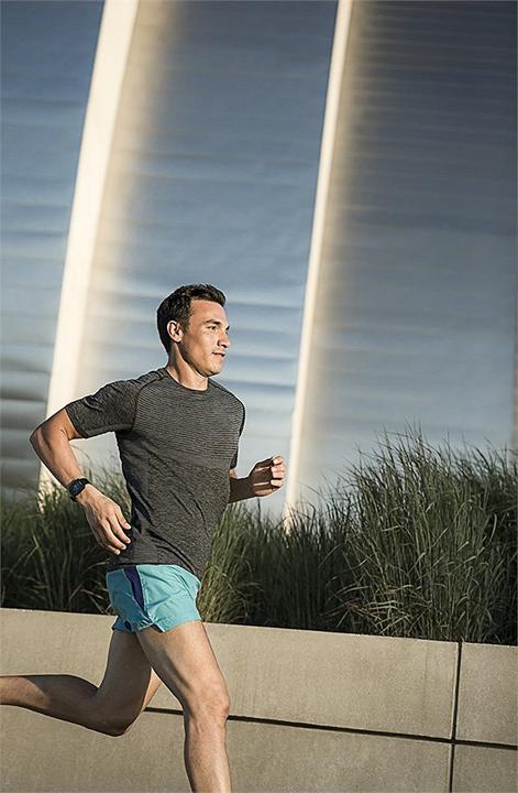 Produktbild Garmin Forerunner 35 (33 mm)