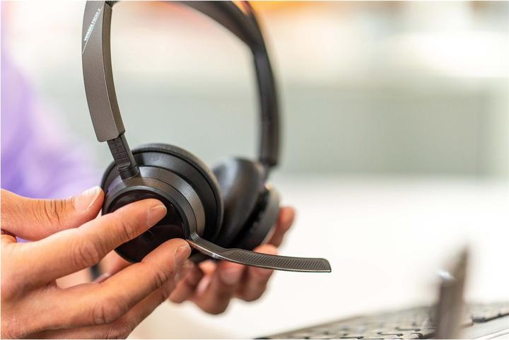 Actual product image Poly Voyager Focus 2 UC (Wireless, USB-A)