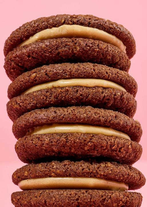 Produktbild KoRo Runder knuspriger Keks mit Hafer und Erdnussbutterfüllung (2160 g)