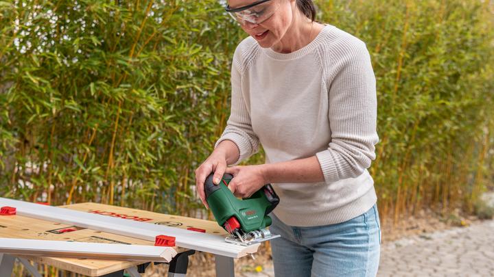 Actual product image Bosch Home & Garden EasySaw 18V-70