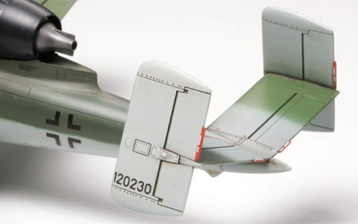 Actual product image Tamiya German Heinkel He162 A2 Salamander