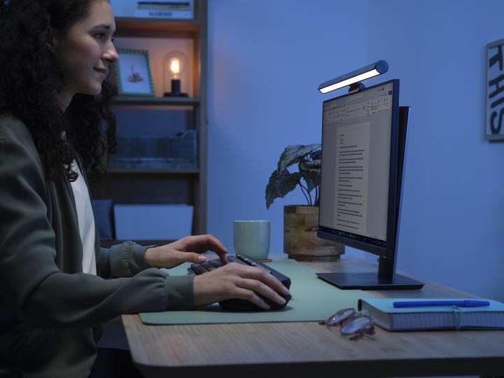 Immagine prodotto Trust Striscia luminosa a LED per monitor Shyne - nera