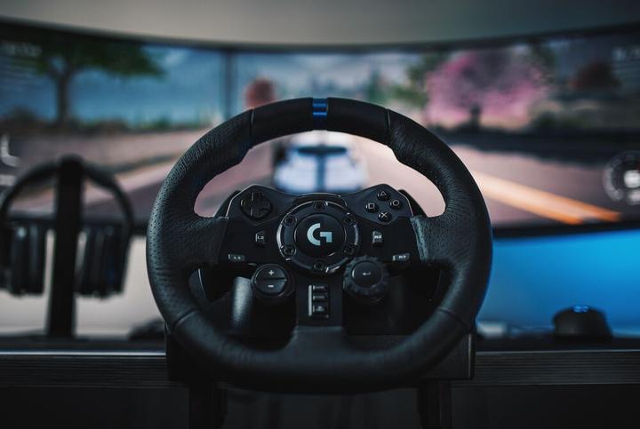 Produktbild Logitech G923 Se Racing Wheel+Shiftercom (PC, PS5, PS4)