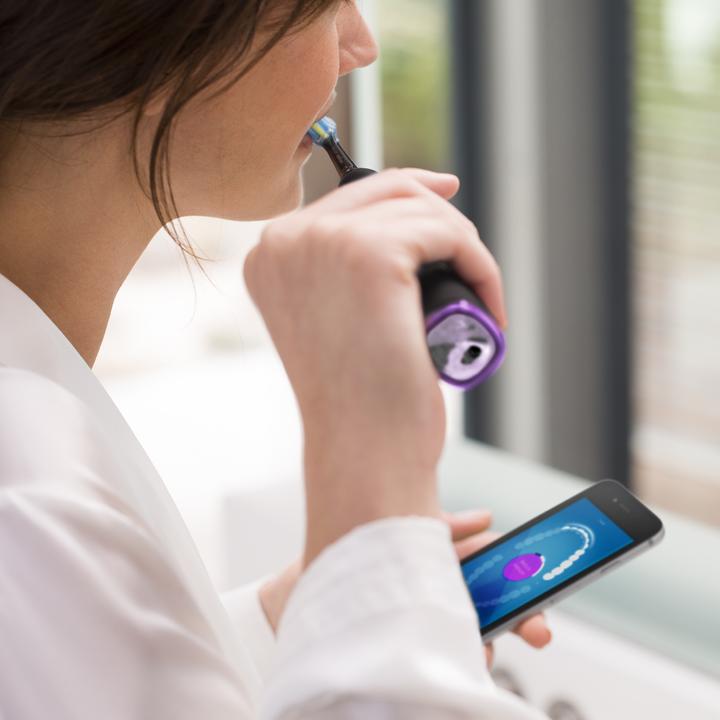 Actual product image Philips Sonicare DiamondClean 9300 Smart (Sonic toothbrush)