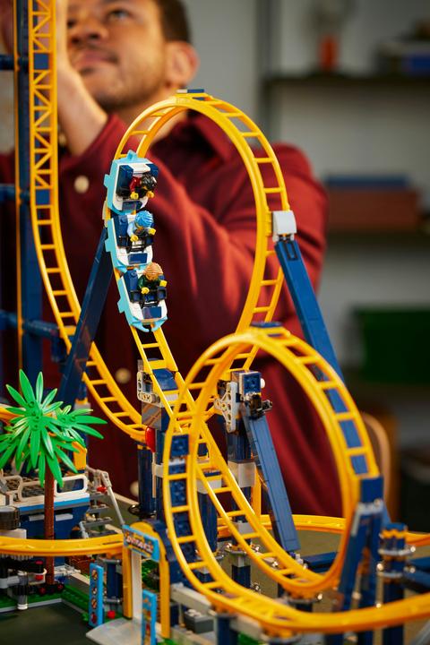 Productafbeelding LEGO Lusvormige achtbaan (10303, LEGO Icons, LEGO Zeldzame Sets)