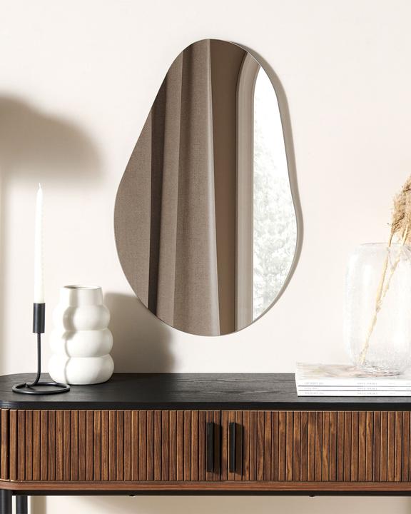 Actual product image Beliani Wall mirror silver 40 x 65 cm AUBAGNE (40 x 65 cm)