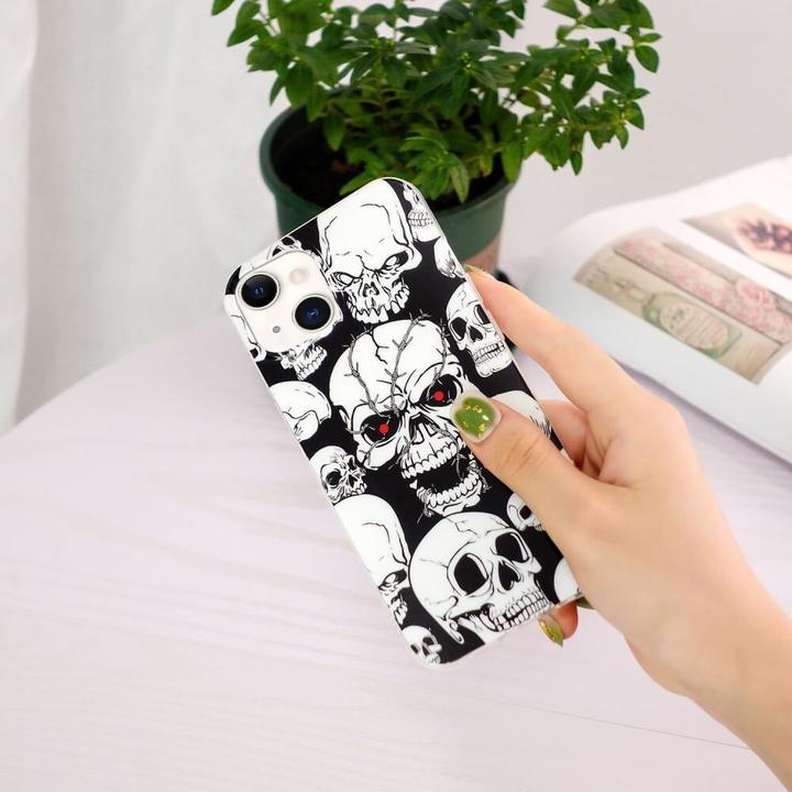 Produktbild Cover-Discount iPhone 15 Plus - Nachtleuchtende Silikon Hülle Totenkopf (Apple iPhone 15 Plus)