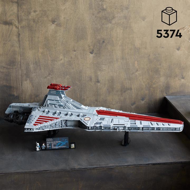 Actual product image LEGO UCS Venator-class Republic Attack Cruiser (75367, LEGO Star Wars, LEGO Rare Sets)