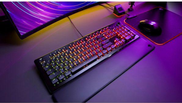 Produktbild Roccat Vulcan II, schwarz Gaming-Tastatur, roter Schalter (DE, Kabelgebunden)