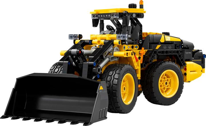 Actual product image LEGO Volvo L120 Electric wheel loader (42209, LEGO Technic)