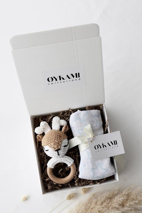 Produktbild Oykami Baby Geschenkbox Junge "Male" Blau mit Sternen und Elch