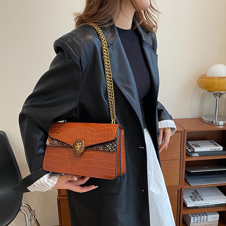 Produktbild Only-Bags.Store Klassische Nischen-Design Mini Square Umhängetasche, All-Match Trendy Klappe Löwe Knopf Dekor Kette