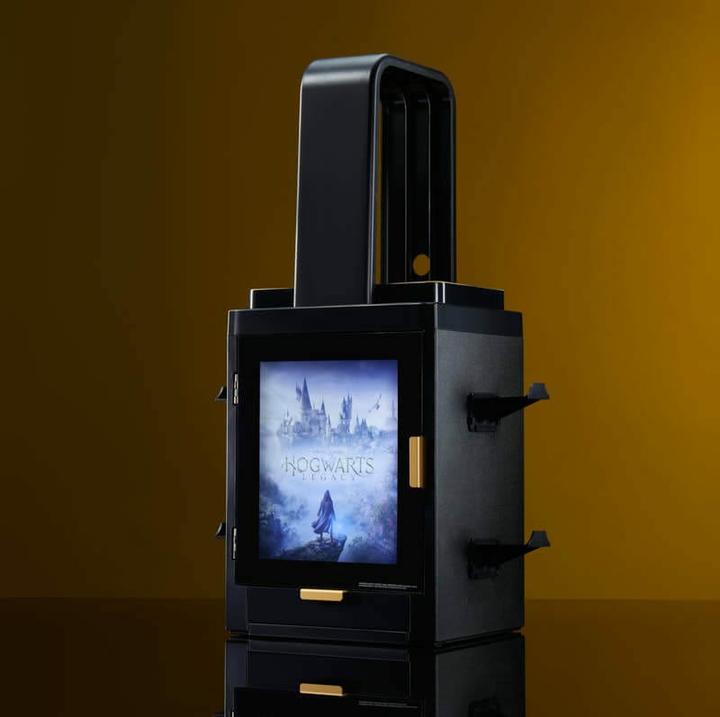 Actual product image Numskull Light Locker - Hogwarts Legacy (Switch, PS5, PS4)