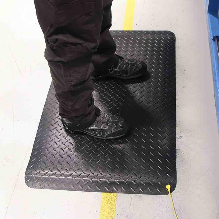 Actual product image Coba Europe black anti-fatigue mat anti-slip diamond profile, DPS01, single, 600mm x 900mm x 14 (900 x 600 mm)