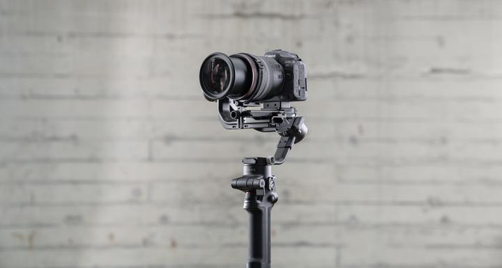 Produktbild DJI RSC 2 (Systemkamera, Spiegelreflexkamera, 3 kg)