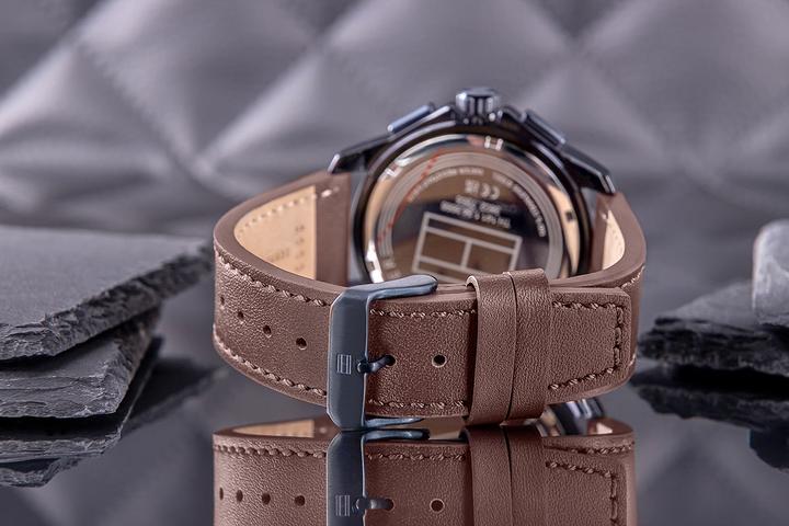 Image du produit Tommy Hilfiger Walker Herrenuhr 1710632 + BOX (44 mm)