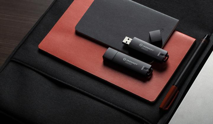 Produktbild Kingston IronKey D500S (32 GB, USB-A)