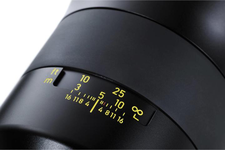 Produktbild Zeiss Otus T Objektiv 55mm, f/1.4, Canon (Canon EF, Vollformat)