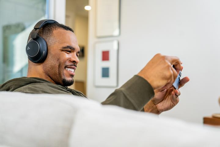 Actual product image Poly Voyager Surround 80 (Wireless, USB-C)