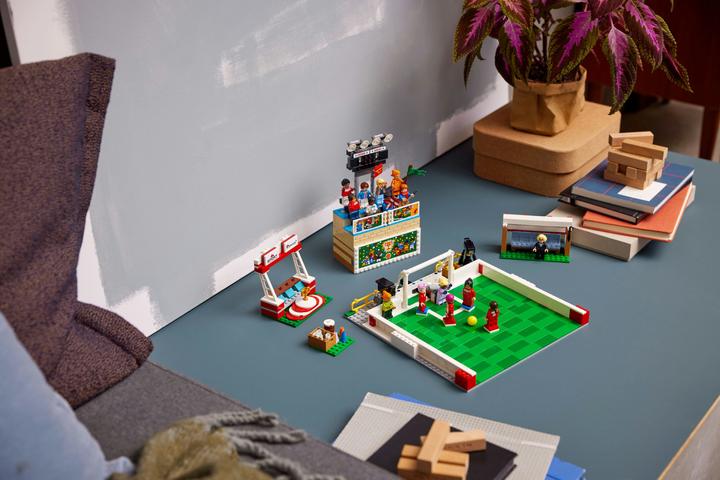 Actual product image LEGO Icons (40634, LEGO Icons, LEGO Rare Sets)