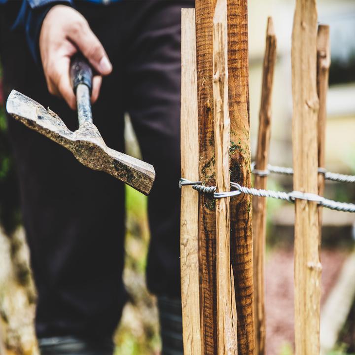 Actual product image Aquagart 10m Staketenzaun 120cm hoch Lattenabstand 4-6cm Gartenzaun Kastanienzaun aus Haselnuss Holzzaun