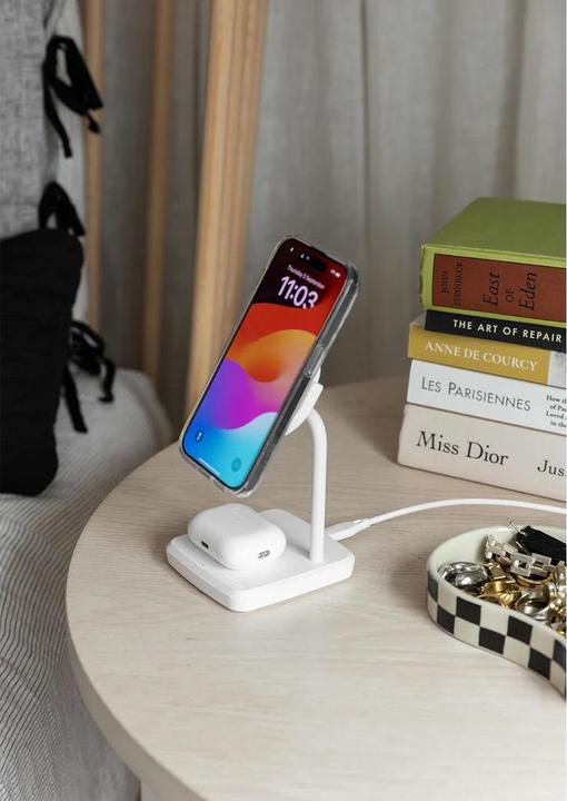 Actual product image Cygnett ChargeBase Qi2 Wireless Magnetic Charger 2 (20 W)