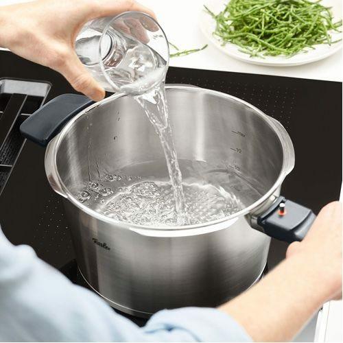 Actual product image Fissler Premium pressure cooker (26 cm, Steam cooker, Stainless steel)