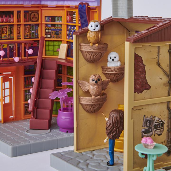 Actual product image Spin Master Wizarding World Harry Potter - Diagon Alley (Angle Alley) playset with light and sound and 2